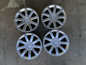 Set 4 cerchi in lega originali 18" 8Jx18H2 ET M4 35 Audi